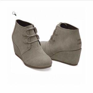 TOMS Women's Desert Taupe Suede Kala Lace-Up Wedge Bootie